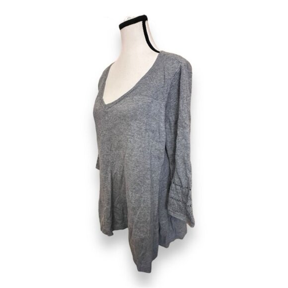 Women’s torrid 1 100% Cotton Grey 3/4 Bell Sleeve V Neck Sweater 14 16 1X 1XL - Picture 2 of 12
